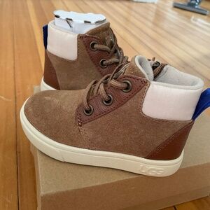 Uggs- Hayes sneaker